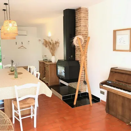 Holiday home Historic Bastide With Private Pool In The Luberon Cereste