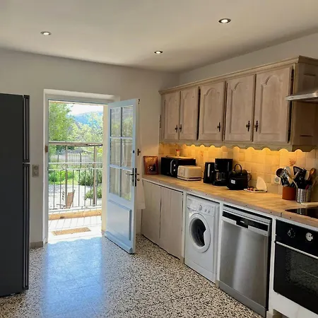 Historic Bastide With Private Pool In The Luberon