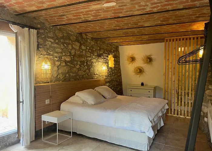 Historic Bastide With Private Pool In The Luberon *